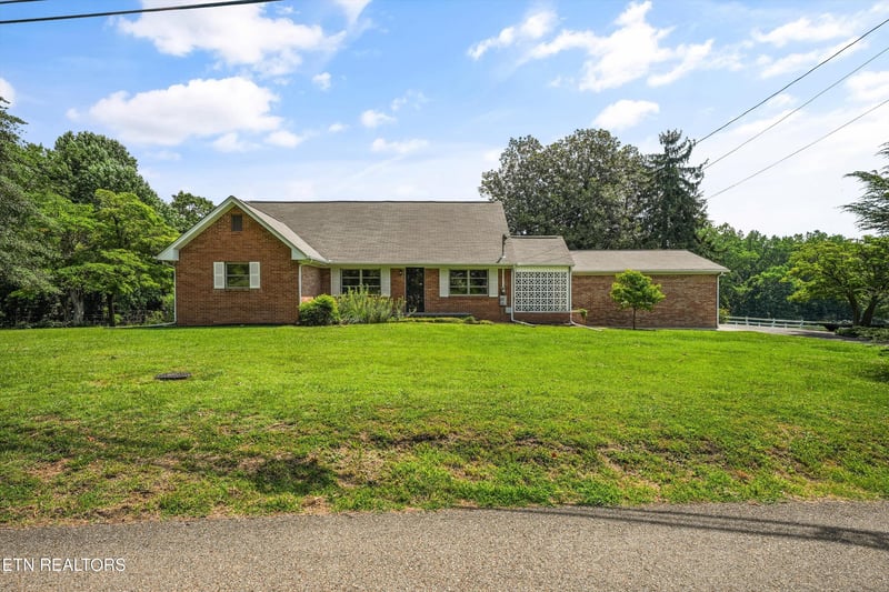8124 Bell Rd, Knoxville, TN 37938