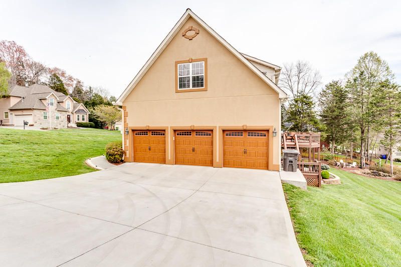 8126 Timberstone Ln, Powell, TN 37849