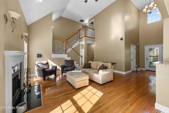 8127 Campbells Point Rd, Corryton, TN 37721