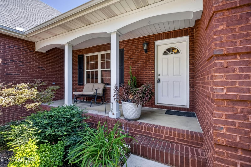8127 Canter Ln, Powell, TN 37849