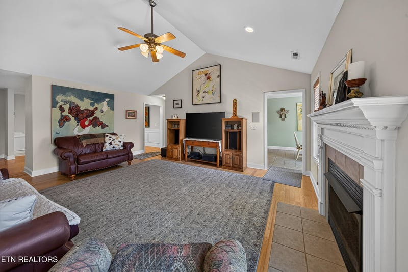 8127 Canter Ln, Powell, TN 37849