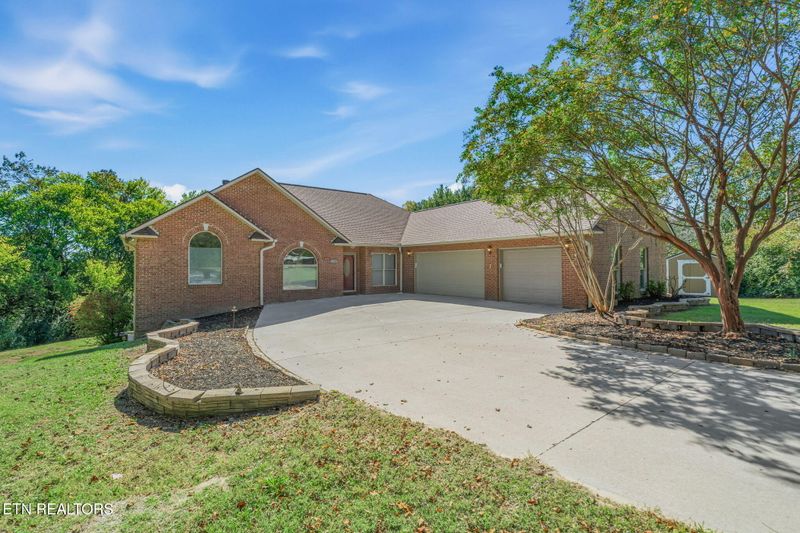 8128 Heiskell Rd, Powell, TN 37849