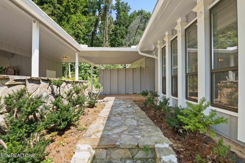 8129 NW Ainsworth Dr, Knoxville, TN 37909