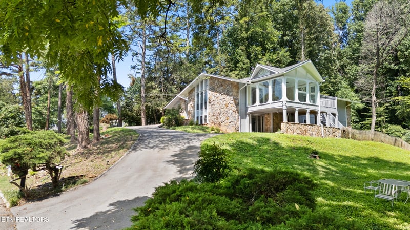 8129 NW Ainsworth Dr, Knoxville, TN 37909