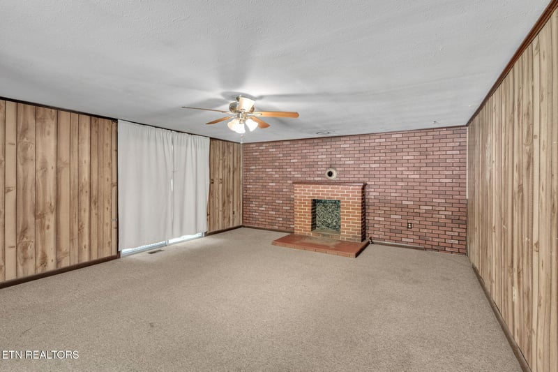 813 Andys Ridge Rd, Rocky Top, TN 37769