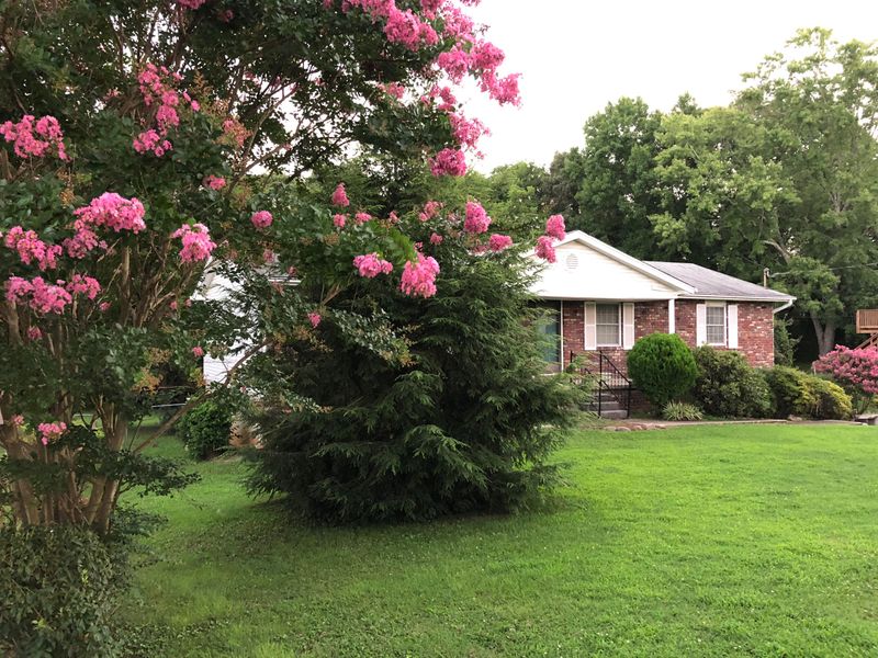 813 Hidden Valley Rd, Knoxville, TN 37923