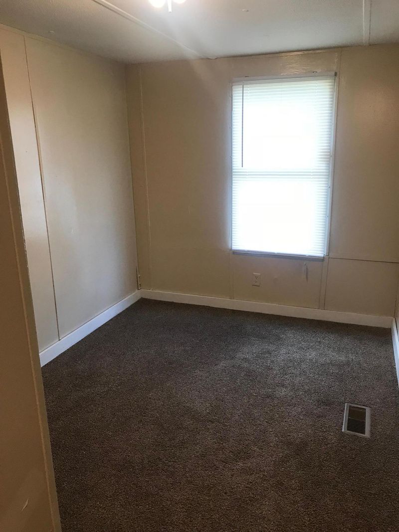 813 N Chamberlain Ave, Rockwood, TN 37854