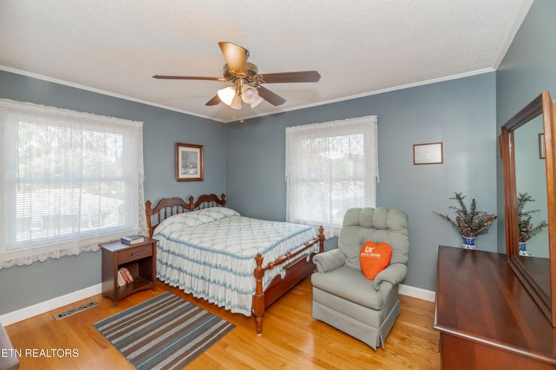 813 Sargent Dr, Kingston, TN 37763