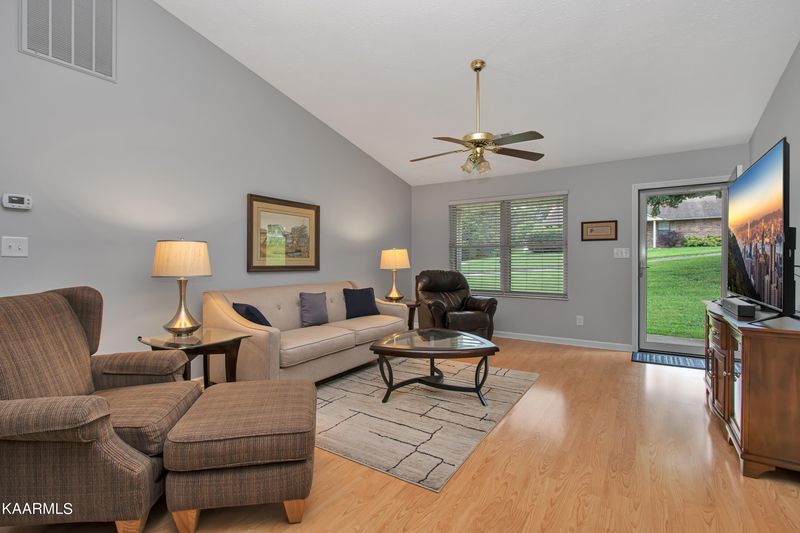 813 Spinnaker Rd, Knoxville, TN 37934
