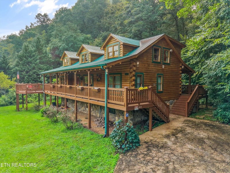 813 Steer Creek Rd, Tellico Plains, TN 37385