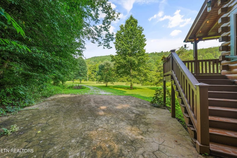 813 Steer Creek Rd, Tellico Plains, TN 37385
