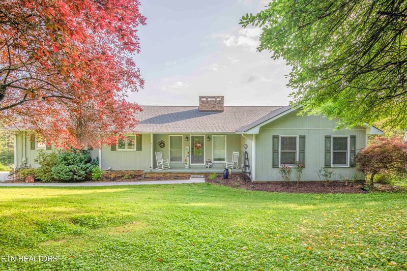 813 Stiner Ln, Lafollette, TN 37766