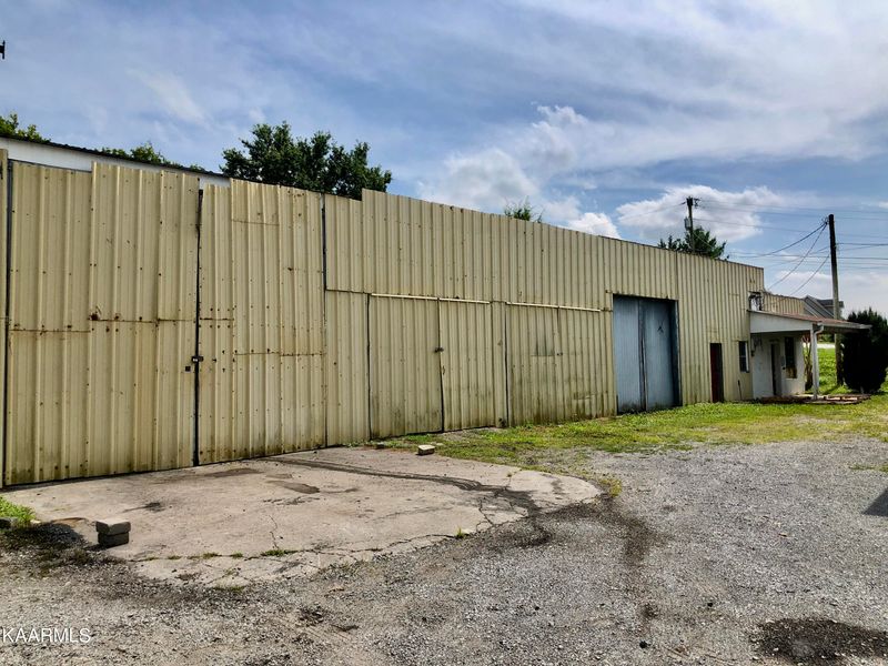 813 W Willson St, Niota, TN 37826