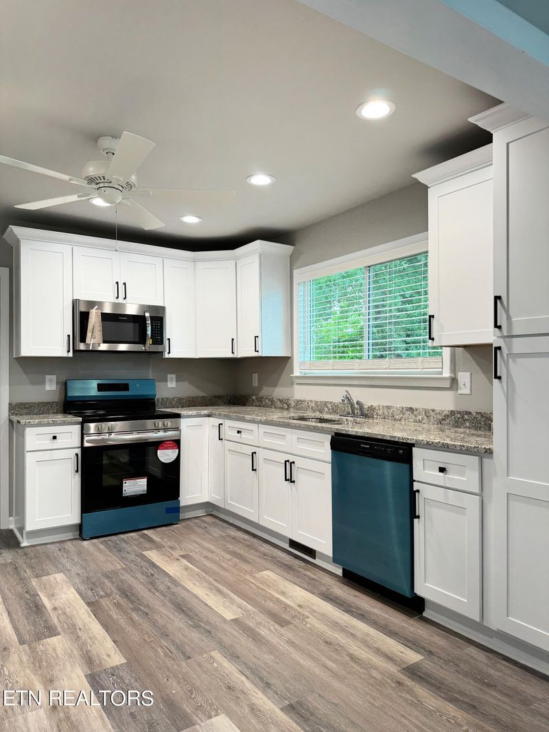 813 West 9th St, Etowah, TN 37331