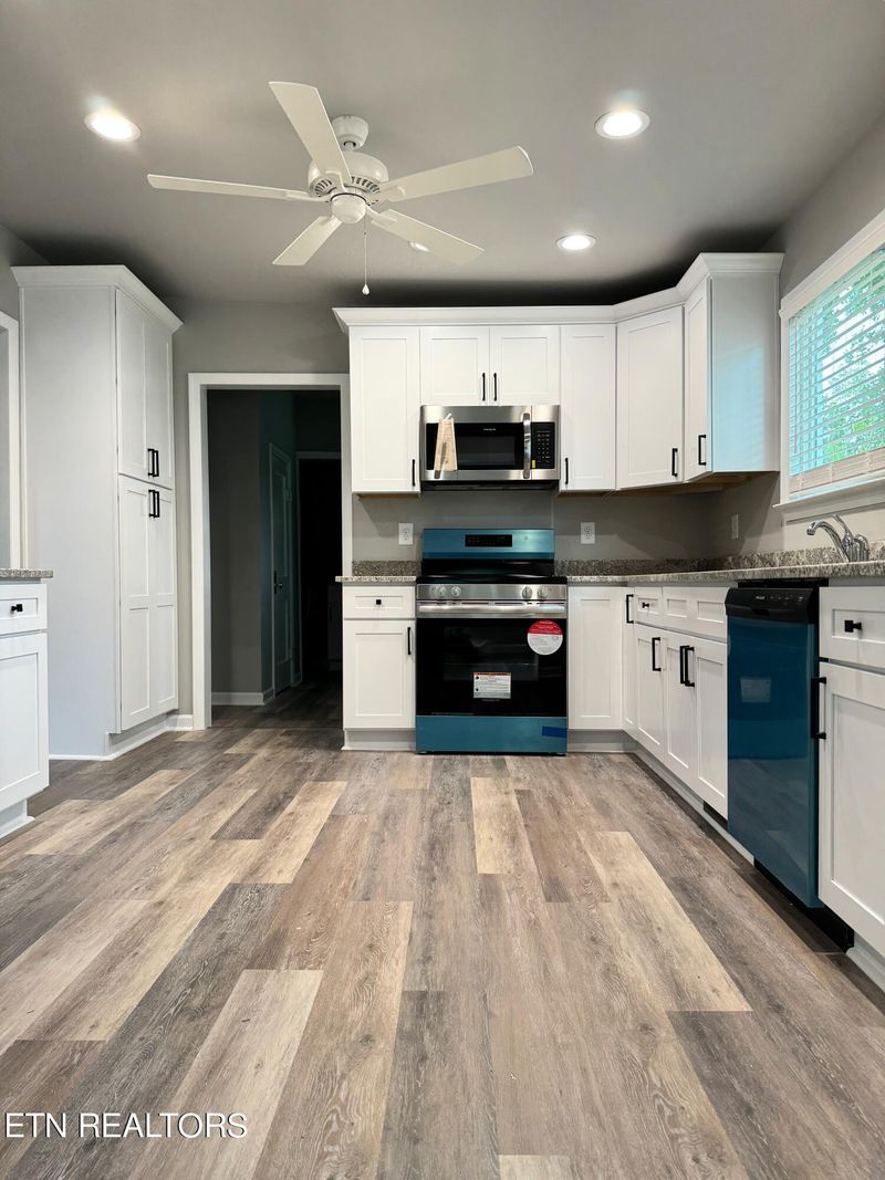 813 West 9th St, Etowah, TN 37331