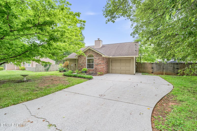 813 Wood Harbour Rd, Knoxville, TN 37934