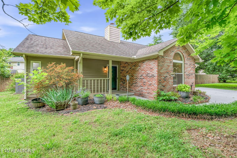 813 Wood Harbour Rd, Knoxville, TN 37934