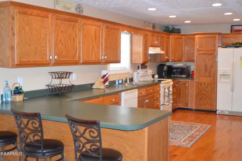 813 Yoakum Hollow Rd, Jacksboro, TN 37757
