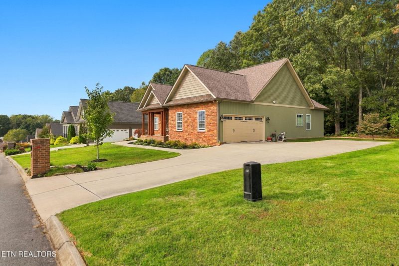 8131 Frederick John St, Knoxville, TN 37938