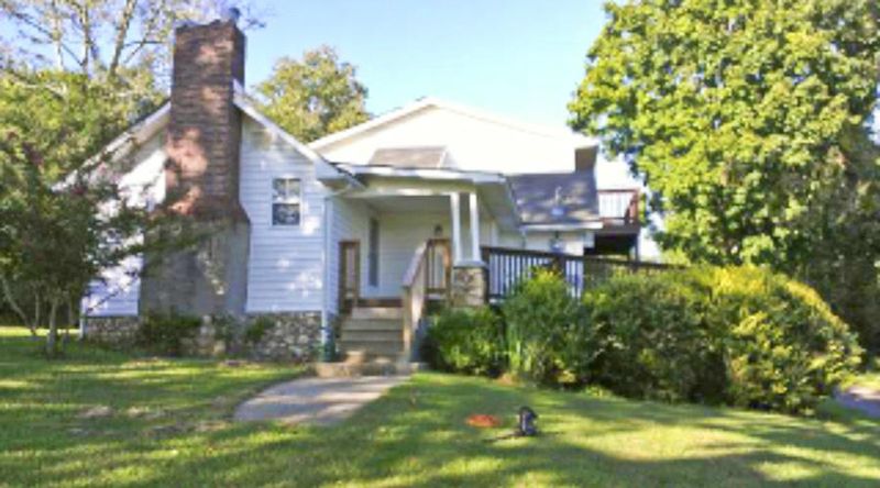 8132 Harmon Rd, Powell, TN 37849