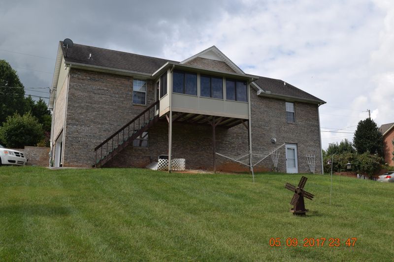 8136 W Pointe Dr, Talbott, TN 37877