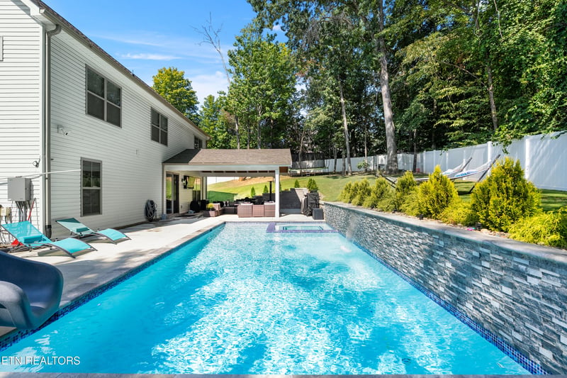 8139 Vassar Ln, Knoxville, TN 37938