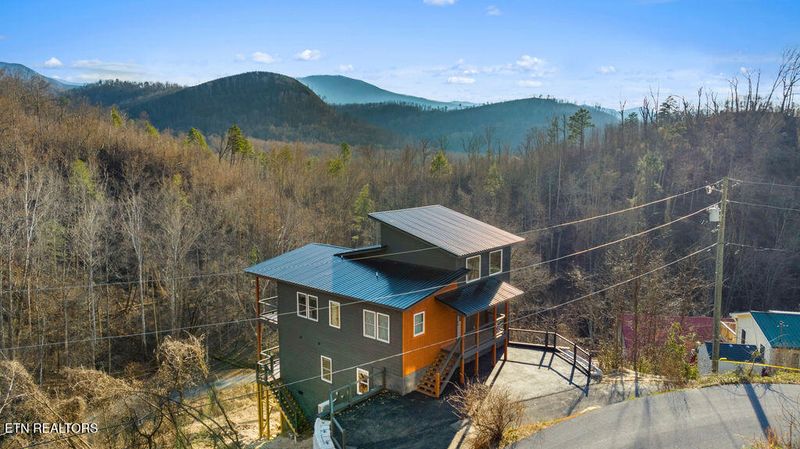 814 Davenport Rd, Gatlinburg, TN 37738