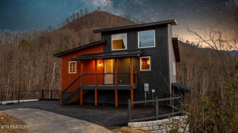 814 Davenport Rd, Gatlinburg, TN 37738