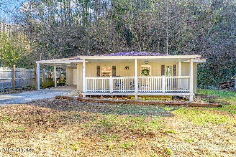 814 Gnatty Branch Rd, Sevierville, TN 37876