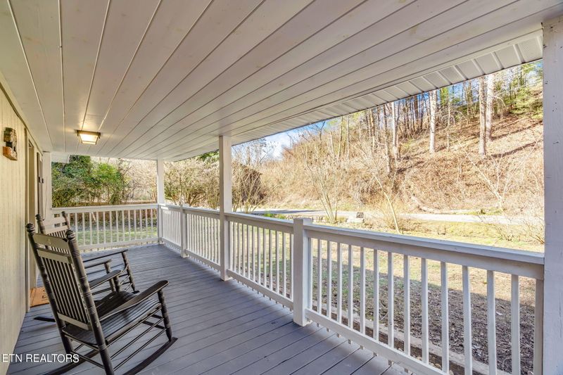 814 Gnatty Branch Rd, Sevierville, TN 37876