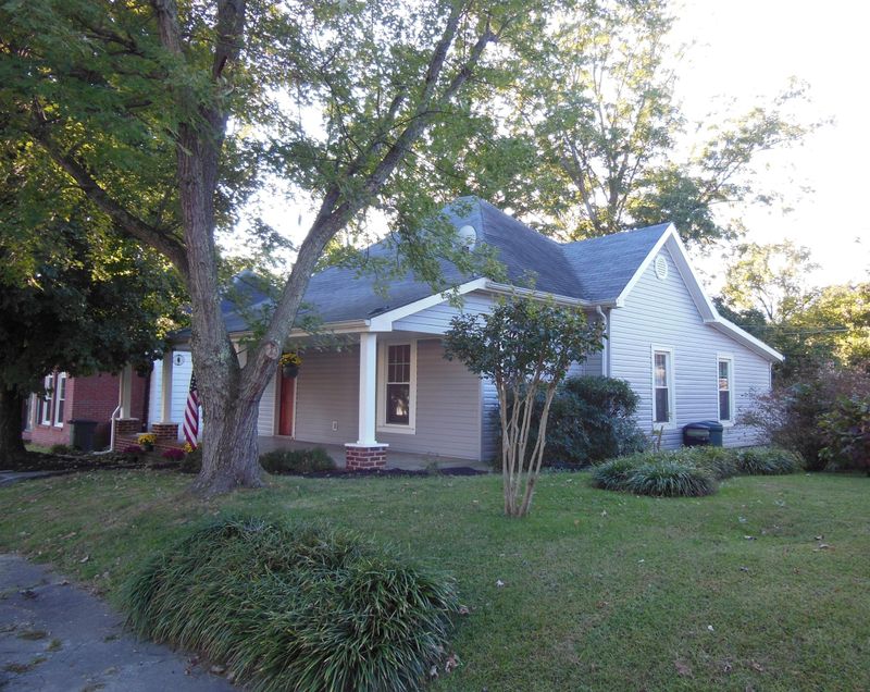 814 Louisiana Ave, Etowah, TN 37331