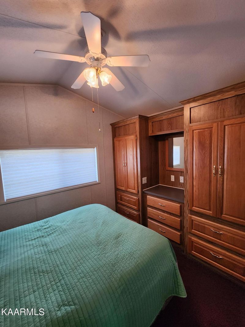 814 Peacock Ridge Dr, Townsend, TN 37882