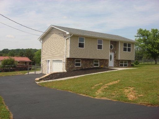 814 Pleasant Valley Rd, Seymour, TN 37865