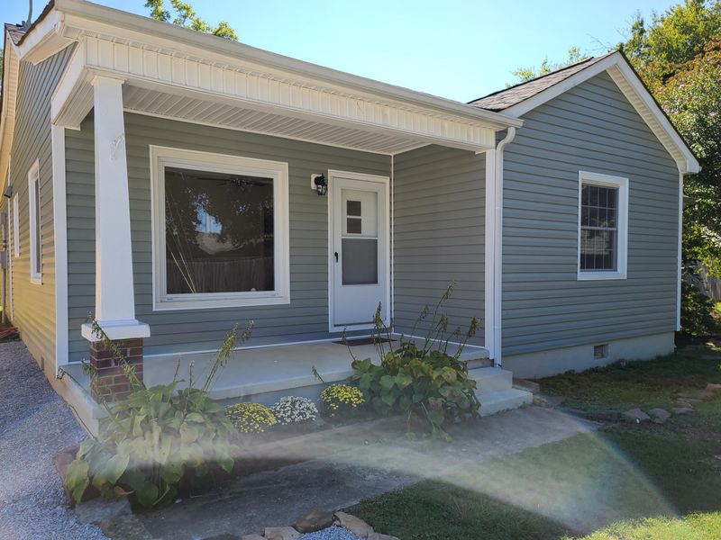 814 Rosedale Ave, Kingston, TN 37763