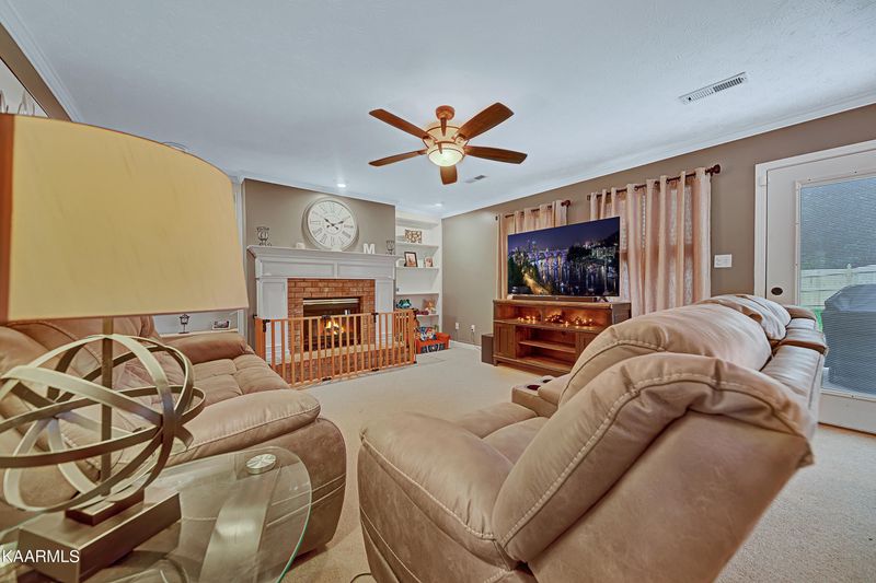 8142 Jack Russell Ct, Powell, TN 37849
