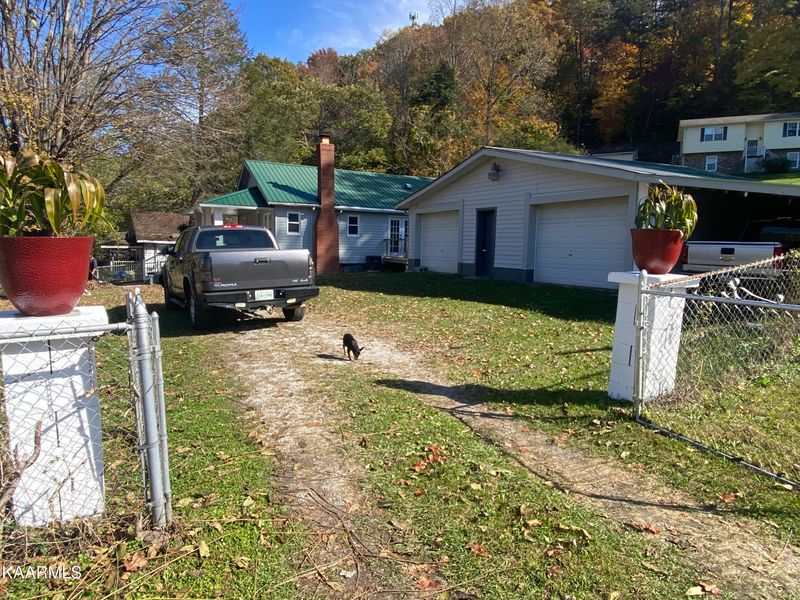815 Cherry St, Lafollette, TN 37766