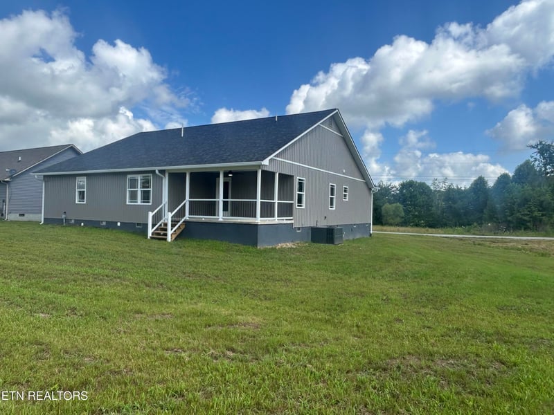 815 Colby Cir, Crossville, TN 38571