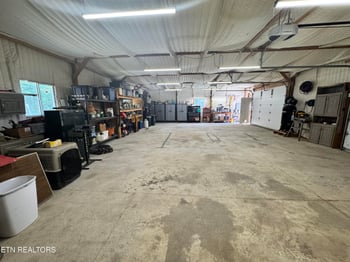 815 Crooked Branch Pvt Rd, Huntsville, TN 37756