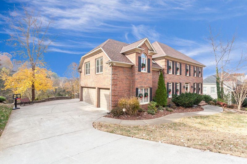 815 Foxfield Ln, Knoxville, TN 37922