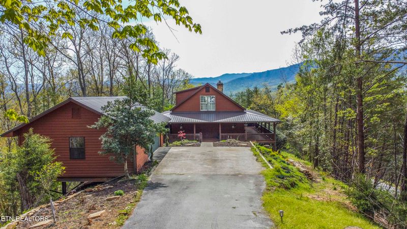 815 Hawk View Dr, Townsend, TN 37882