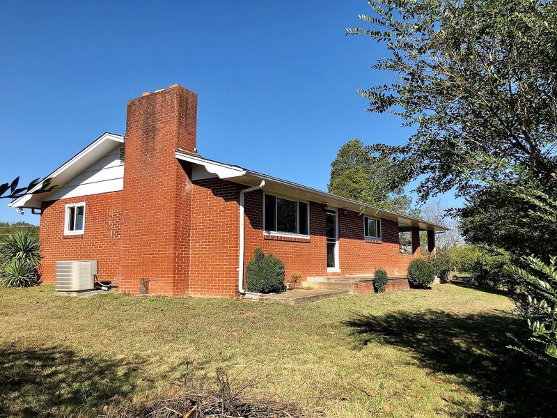 815 Lohman Rd, Sevierville, TN 37876