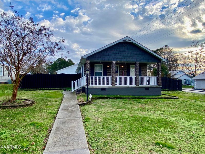 815 Monroe St, Sweetwater, TN 37874