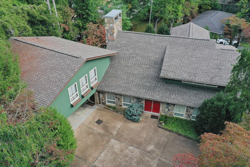 815 Mountain View Dr, Gatlinburg, TN 37738
