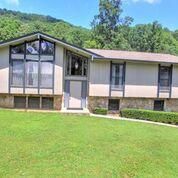 815 Old Hen Valley Rd, Oliver Springs, TN 37840