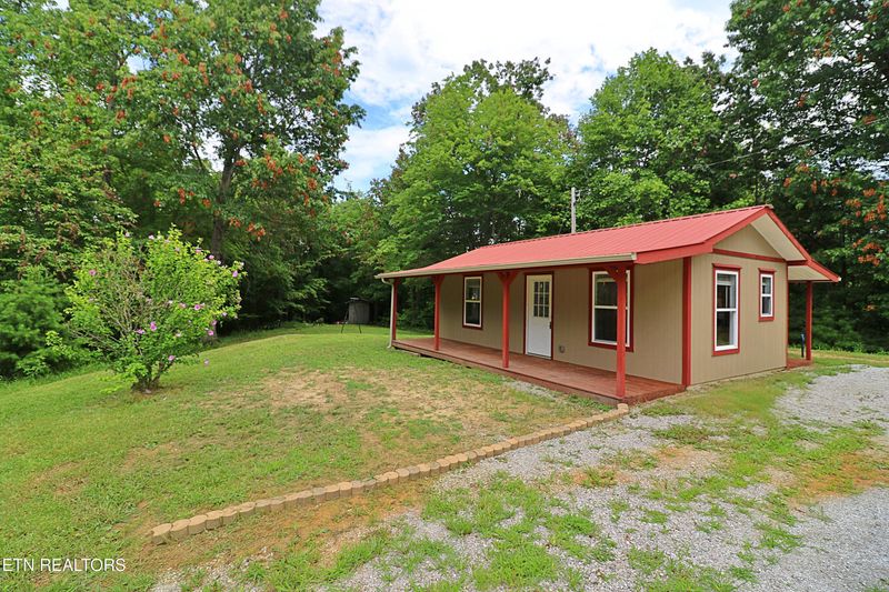 815 Ross Cemetery Rd, Winfield, TN 37892