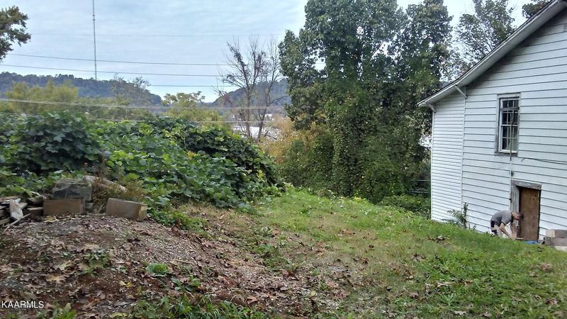 815 Vermont Ave, Knoxville, TN 37921