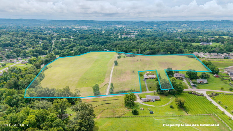 8150 Pelleaux Rd, Knoxville, TN 37938