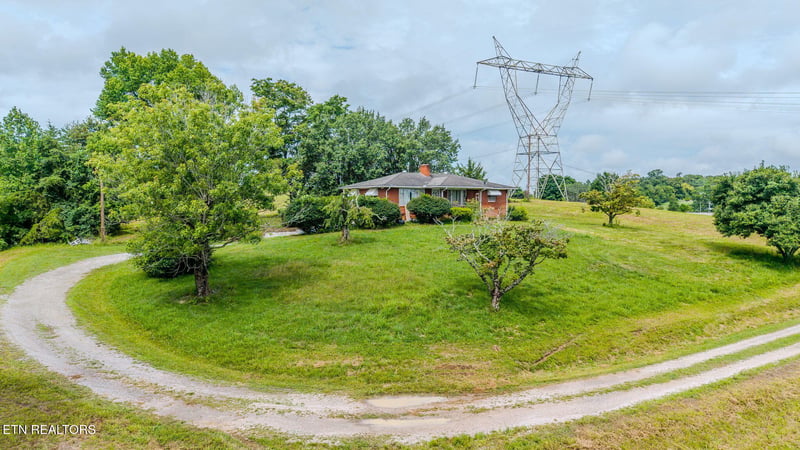 8150 Pelleaux Rd, Knoxville, TN 37938