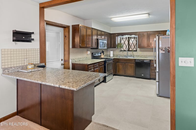 8151 E Andrew Johnson Hwy, Whitesburg, TN 37891