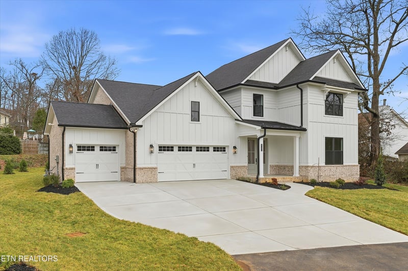 8151 Nubbin Ridge Dr, Knoxville, TN 37919